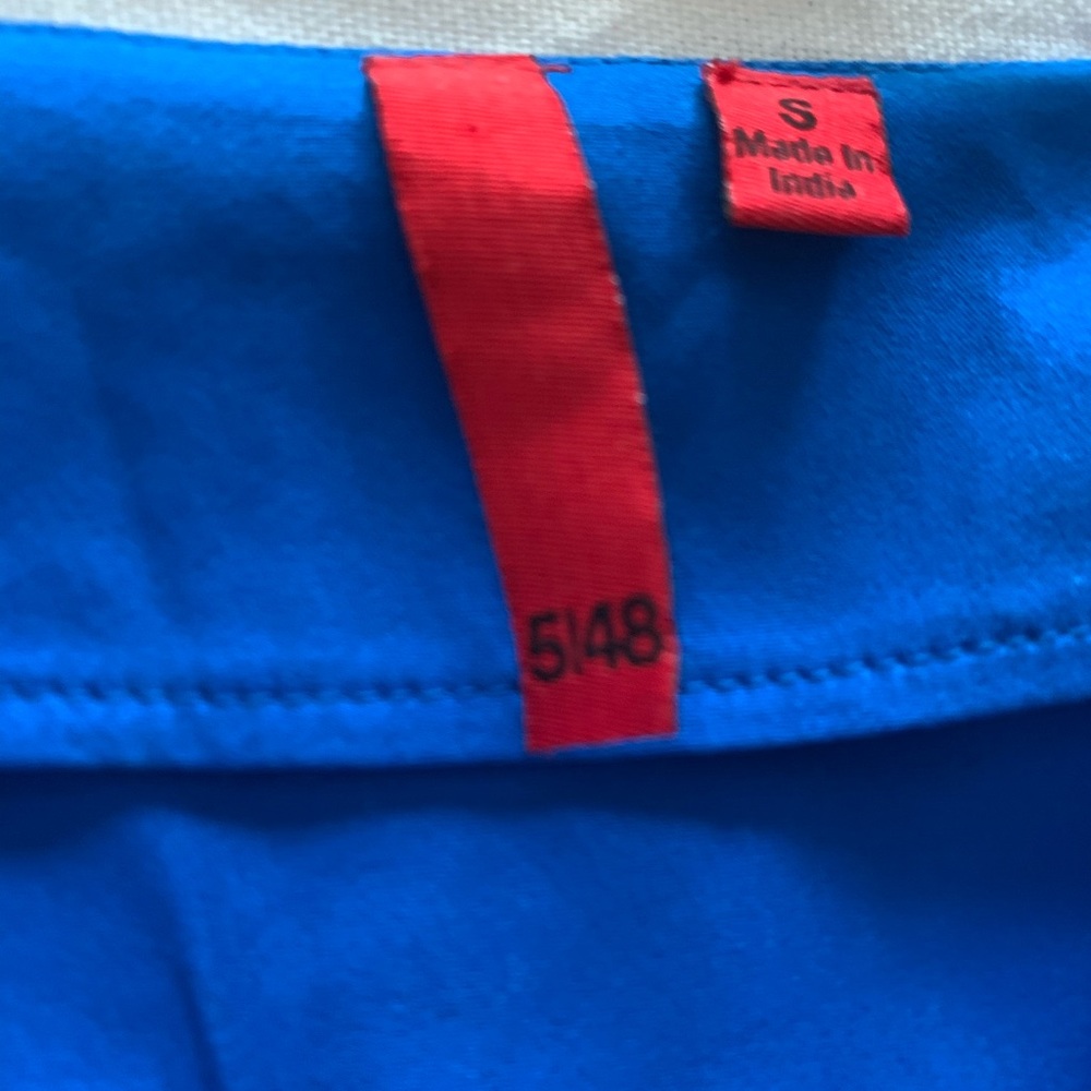 5 /48 By Saks LIKE NEW - Picture 2 of 4